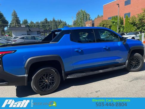 Used 2025 Chevrolet Silverado EV LT AWD/4WD image 12