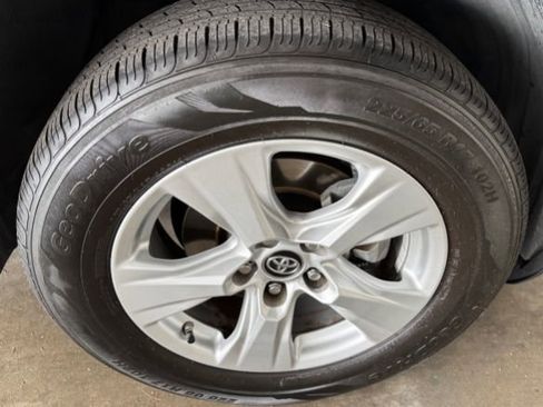 Used 2019 Toyota RAV4 XLE image 26