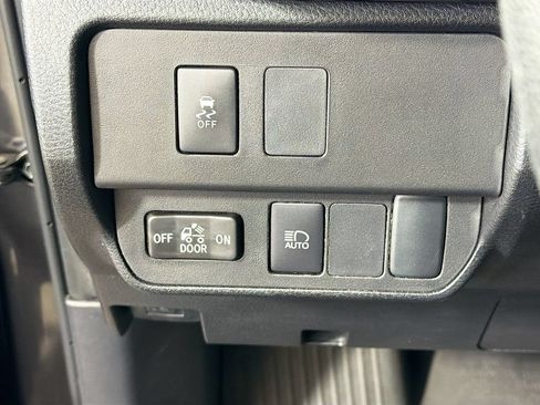 Used 2023 Toyota Tacoma SR AWD/4WD image 12