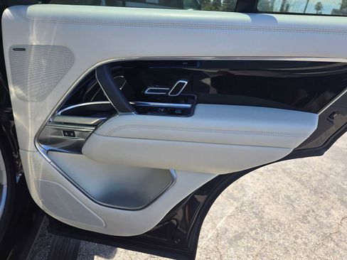 Used 2023 Land Rover Range Rover SE image 13