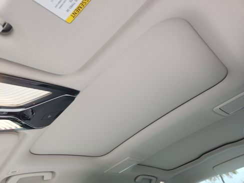 Used 2020 BMW 740i w/ Premium Package image 27