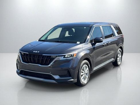 Certified 2023 Kia Carnival LX image 3