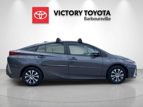 Used 2022 Toyota Prius Prime XLE FWD image 6