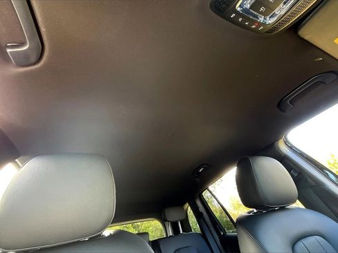 Used 2025 Mercedes-Benz GLB 250 4MATIC image 17