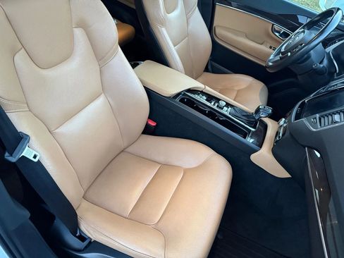 Used 2019 Volvo XC90 T6 Momentum AWD/4WD image 20