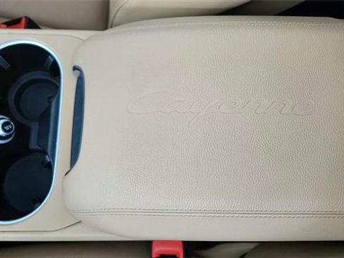 Used 2022 Porsche Cayenne image 49
