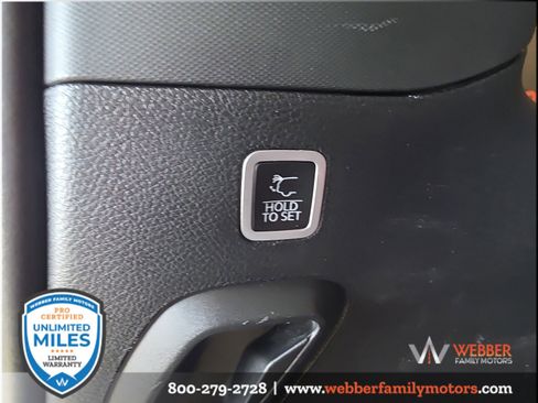 Used 2023 Jeep Grand Wagoneer Series III w/ Rear Seat Video Group 1 AWD/4WD image 10