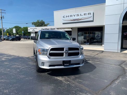 Used 2017 RAM 1500 Express AWD/4WD image 2