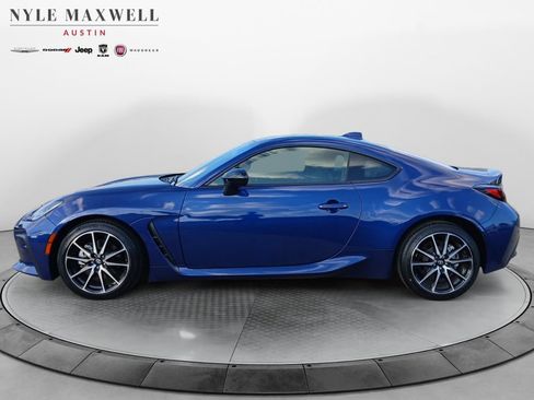 Used 2023 Toyota GR86 RWD image 13