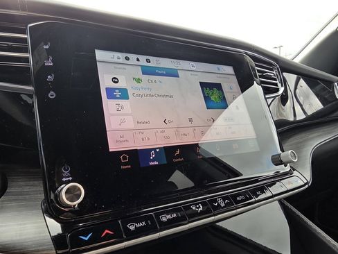 Used 2023 Jeep Wagoneer L Series III w/ Premium Group I image 16