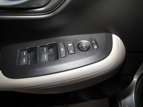 Certified 2023 Honda HR-V LX image 10