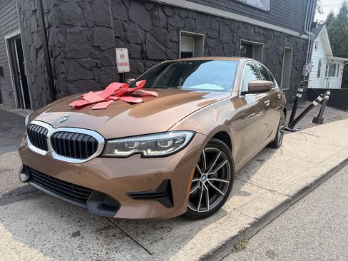 Used 2019 BMW 330i xDrive Sedan w/ Convenience Package AWD/4WD image 2