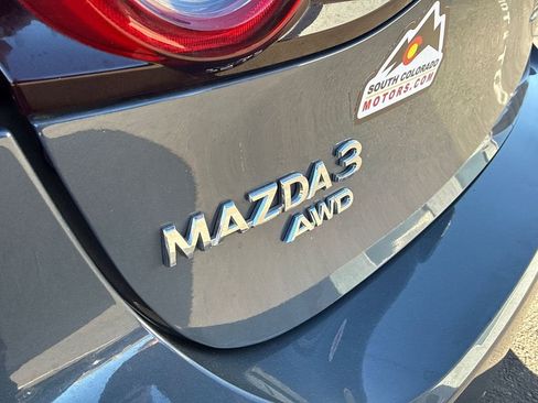 Used 2021 MAZDA MAZDA3 Hatchback w/Premium Plus Pkg image 12