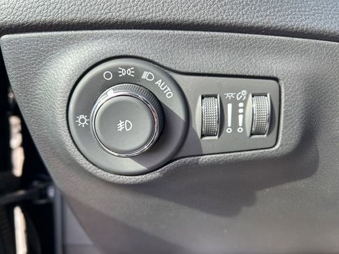 Used 2018 Jeep Compass Limited w/ Navigation Group AWD/4WD image 20
