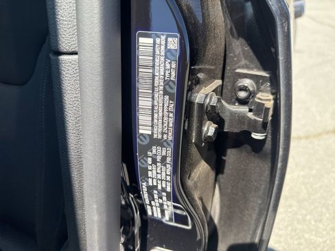 Used 2023 Jeep Renegade Latitude w/ Sun & Fun Group image 22