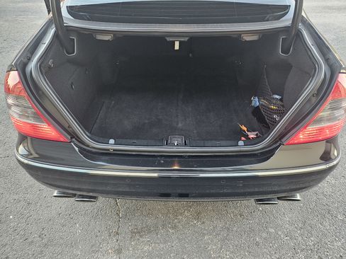 Used 2007 Mercedes-Benz E 63 AMG 4dr Sdn 6.3L AMG RWD image 18