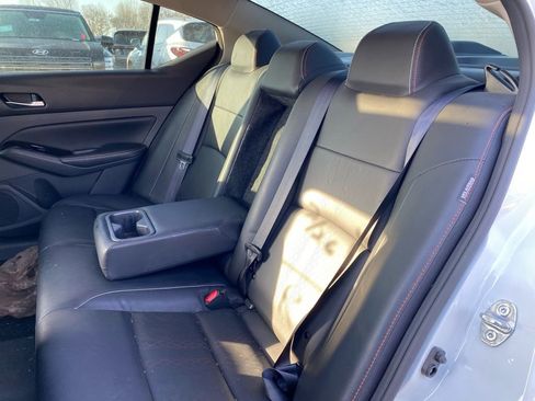 Used 2023 Nissan Altima 2.5 SR w/ SR Premium Package image 16