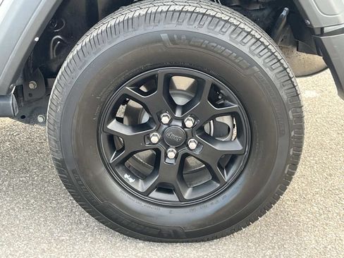 Used 2022 Jeep Wrangler Unlimited Sport image 10