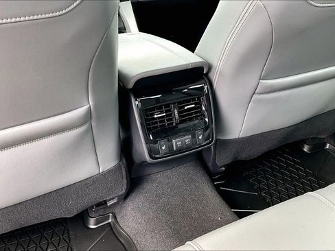 Used 2020 Toyota Avalon Limited w/ Advanced Safety Package FWD image 33