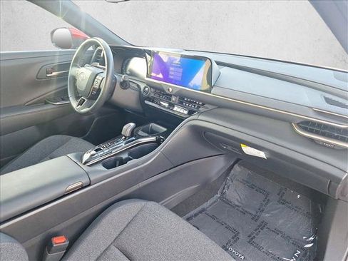 Certified 2024 Toyota Crown XLE w/ Carpet Mat Package (TMS) image 21