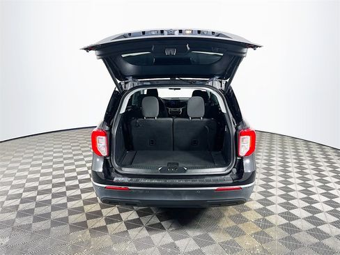 Used 2022 Ford Explorer XLT image 28