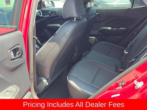 Certified 2025 Hyundai Venue Limited FWD image 10