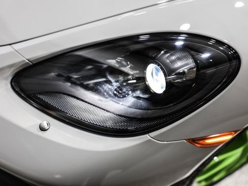 Used 2021 Porsche 718 Cayman GT4 w/ Light Design Package image 59