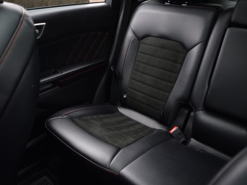 Used 2023 Ford Edge ST-Line image 14