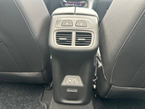 Used 2023 Buick Envision Avenir AWD/4WD image 33