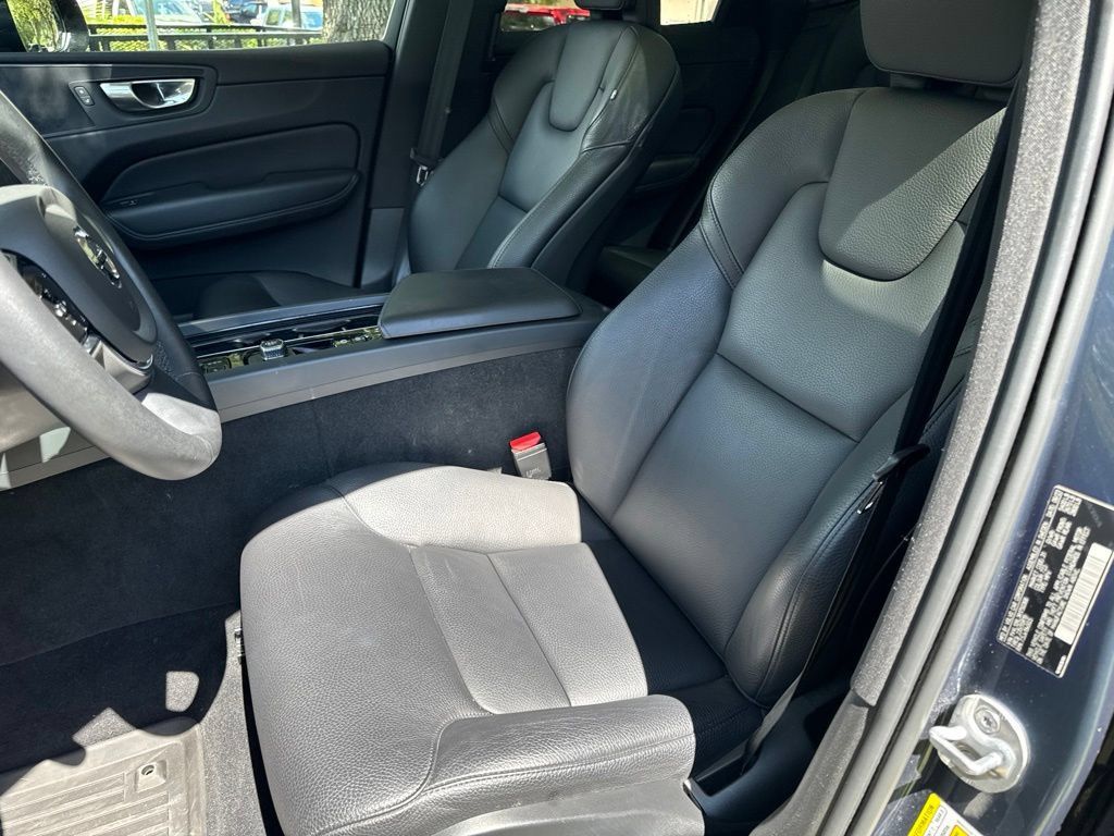 Certified 2024 Volvo XC60 B5 Plus w/ Protection Package Premier AWD/4WD image 12