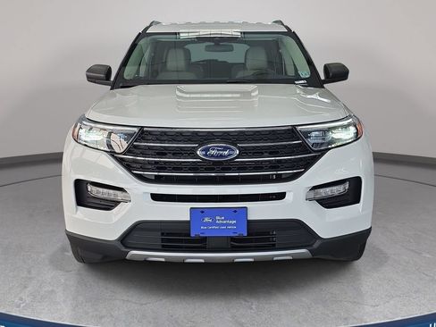Certified 2022 Ford Explorer XLT w/ Equipment Group 202A AWD/4WD image 2