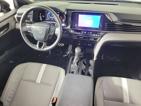 Used 2026 Toyota Camry SE FWD image 15
