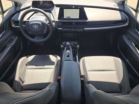 Certified 2026 Toyota Prius XLE FWD image 17