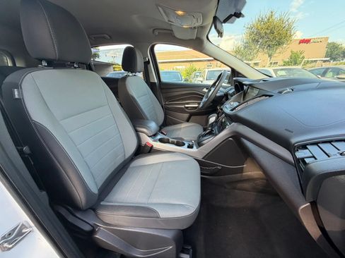Used 2016 Ford Escape SE w/ Equipment Group 201A FWD image 17