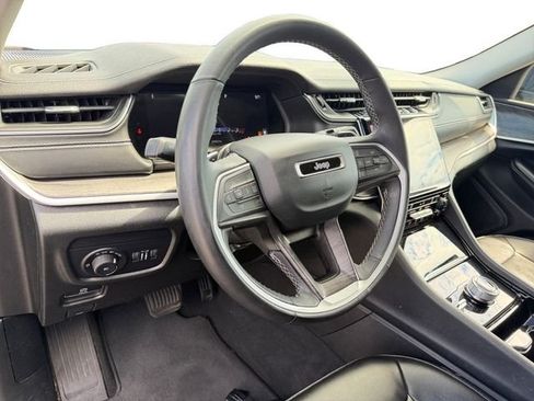 Certified 2023 Jeep Grand Cherokee Limited AWD/4WD image 15