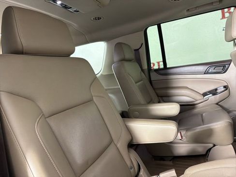 Used 2017 GMC Yukon XL SLT w/ Open Road Package RWD image 16