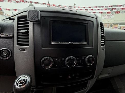 Used 2017 Mercedes-Benz Sprinter 2500 image 23