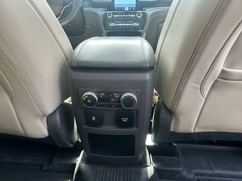 Used 2021 Ford Explorer Platinum w/ Equipment Group 601A AWD/4WD image 33