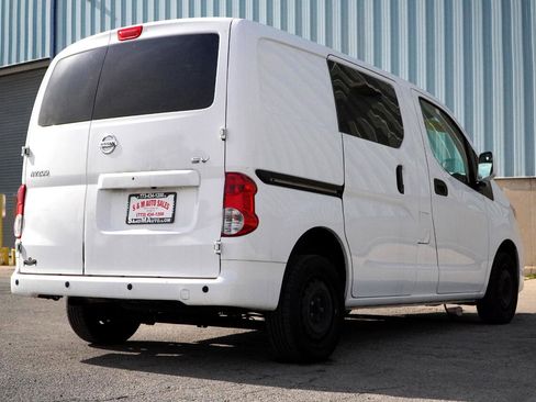 Used 2020 Nissan NV200 SV w/ Sliding Glass Door Package image 18