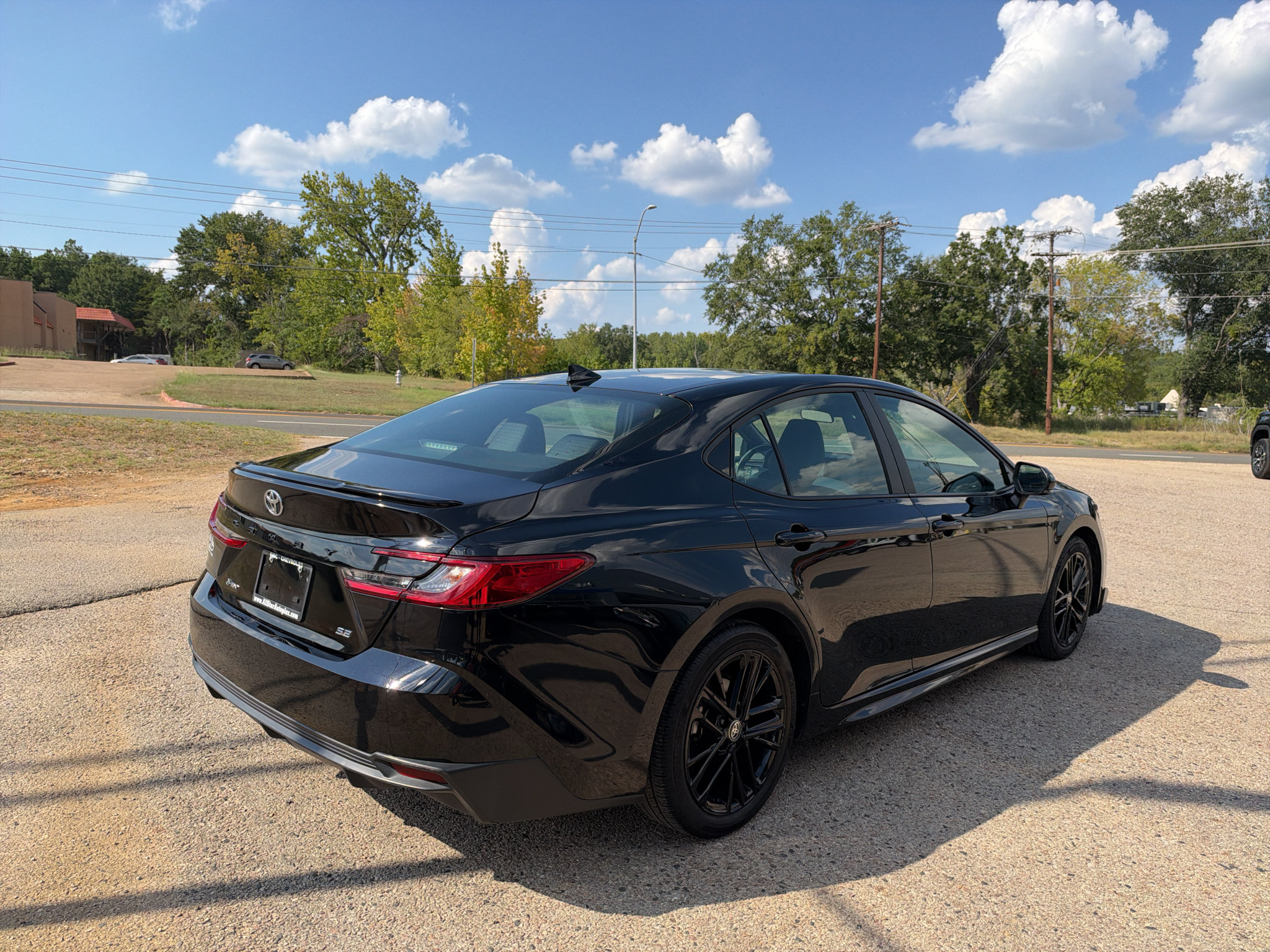 Used 2025 Toyota Camry SE FWD image 11