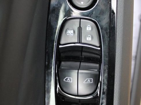 New 2025 Nissan Altima 2.5 SL image 8