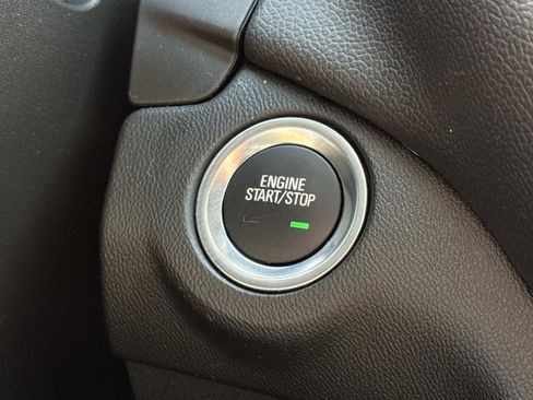 Used 2022 Chevrolet Equinox LT w/ LPO, Floor Liner Package FWD image 15