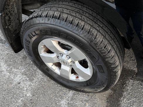 Used 2011 Nissan Frontier SV w/ SV Premium Utility Pkg image 24