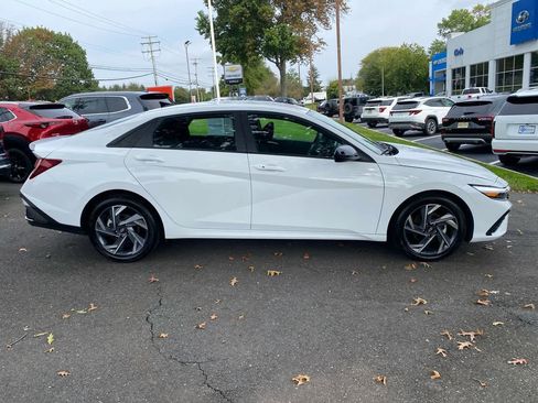 Certified 2025 Hyundai Elantra Sport image 2