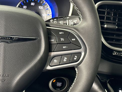 New 2026 Chrysler Voyager LX image 18