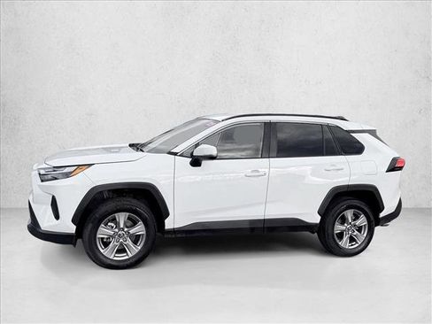 Used 2025 Toyota RAV4 XLE image 4