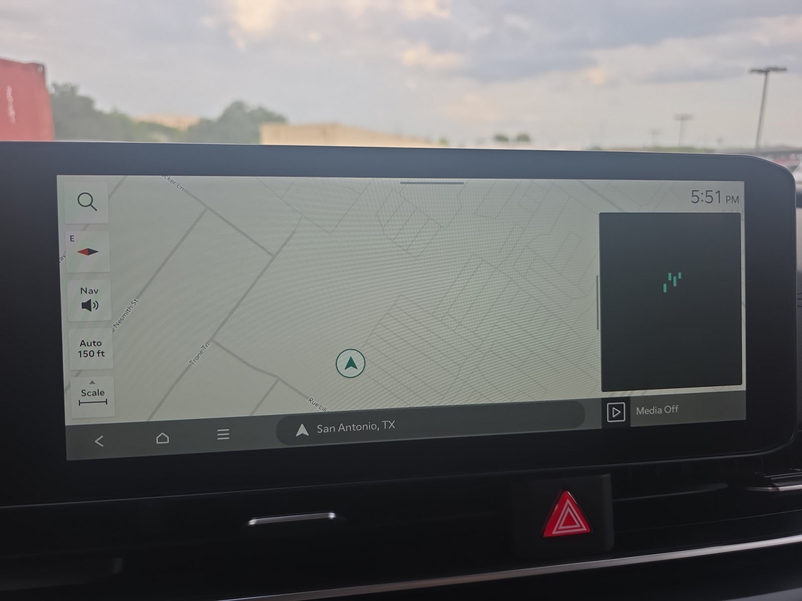 Certified 2026 Kia Carnival FWD image 12