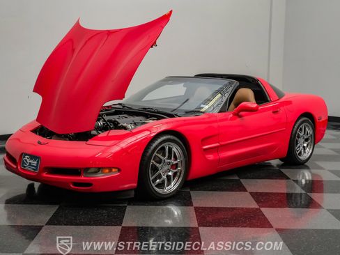 Used 1998 Chevrolet Corvette Coupe w/ Roof Pkg RWD image 36