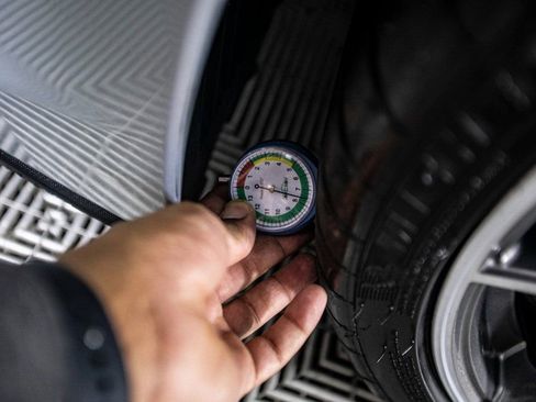 Used 2023 Chevrolet Corvette Stingray Premium Cpe w/ Battery Protection Package image 35