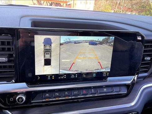 Used 2022 GMC Sierra 1500 SLT w/ SLT Premium Plus Package image 11